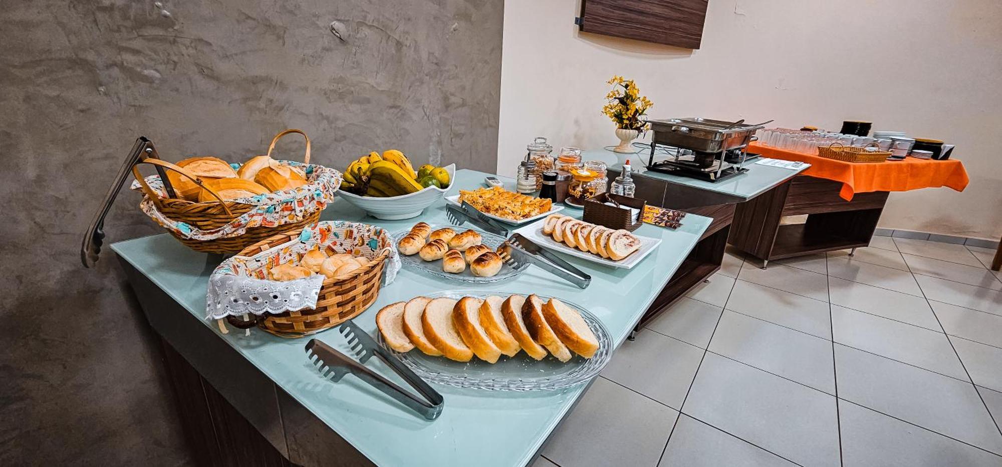 Parati Hotel *